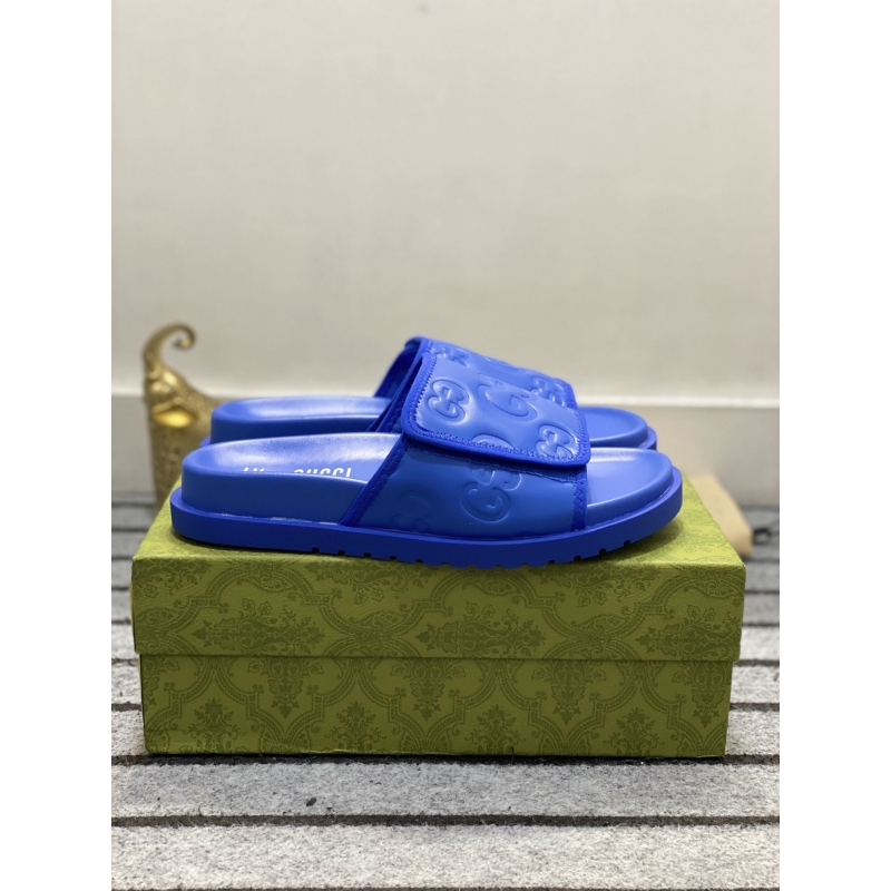 G*u*i slippers